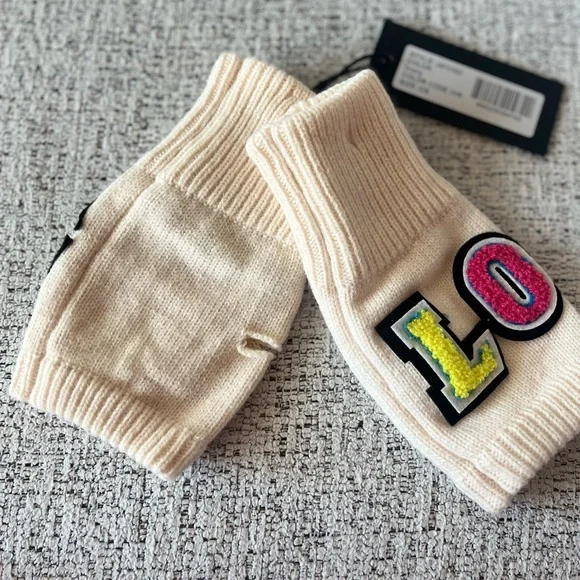 NWT Jocelyn Ivory Love Knit Mittens - Picture 7 of 7